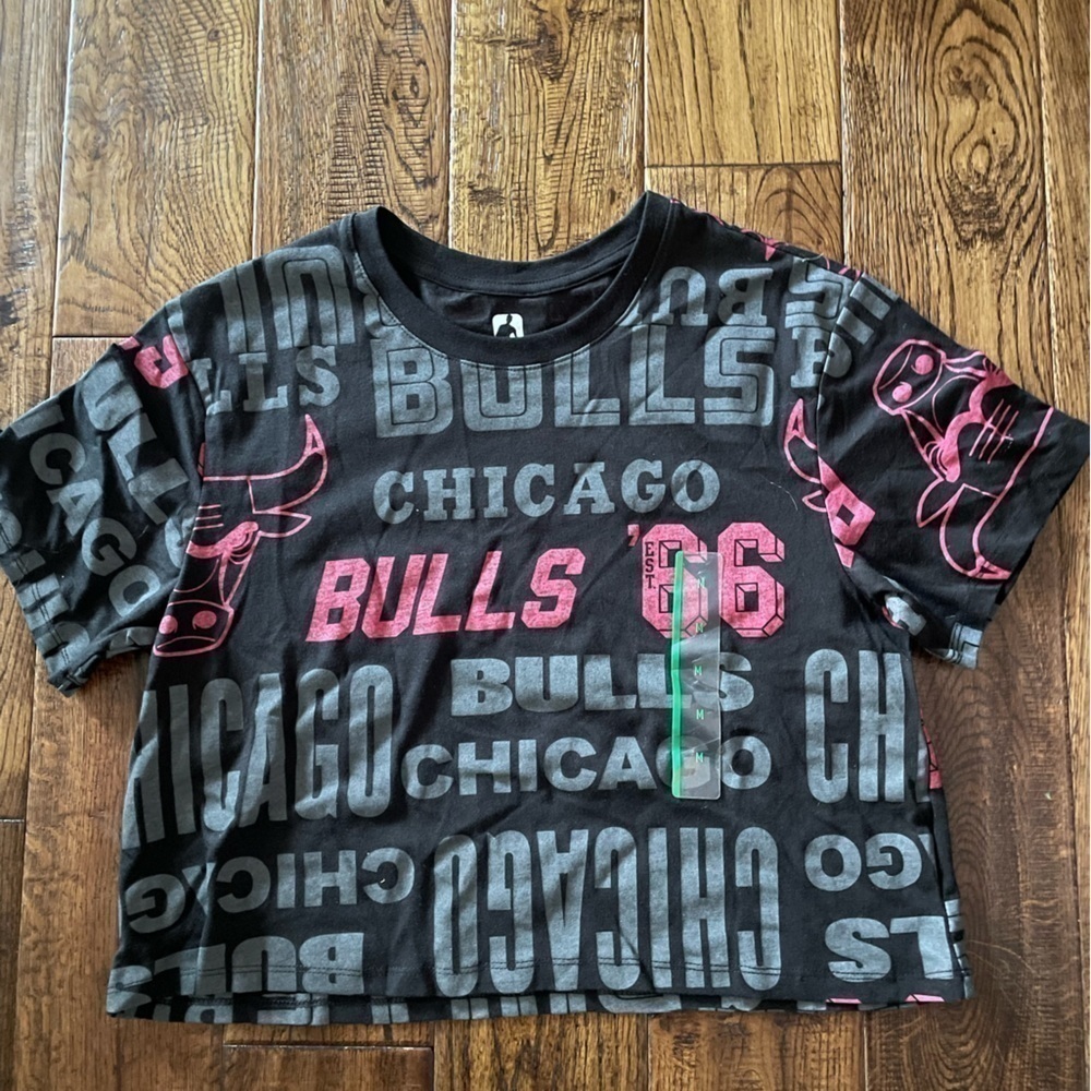 NBA Chicago Bulls Short Sleeve Crop Top